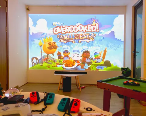 Overcooked trên màn chiếu lớn